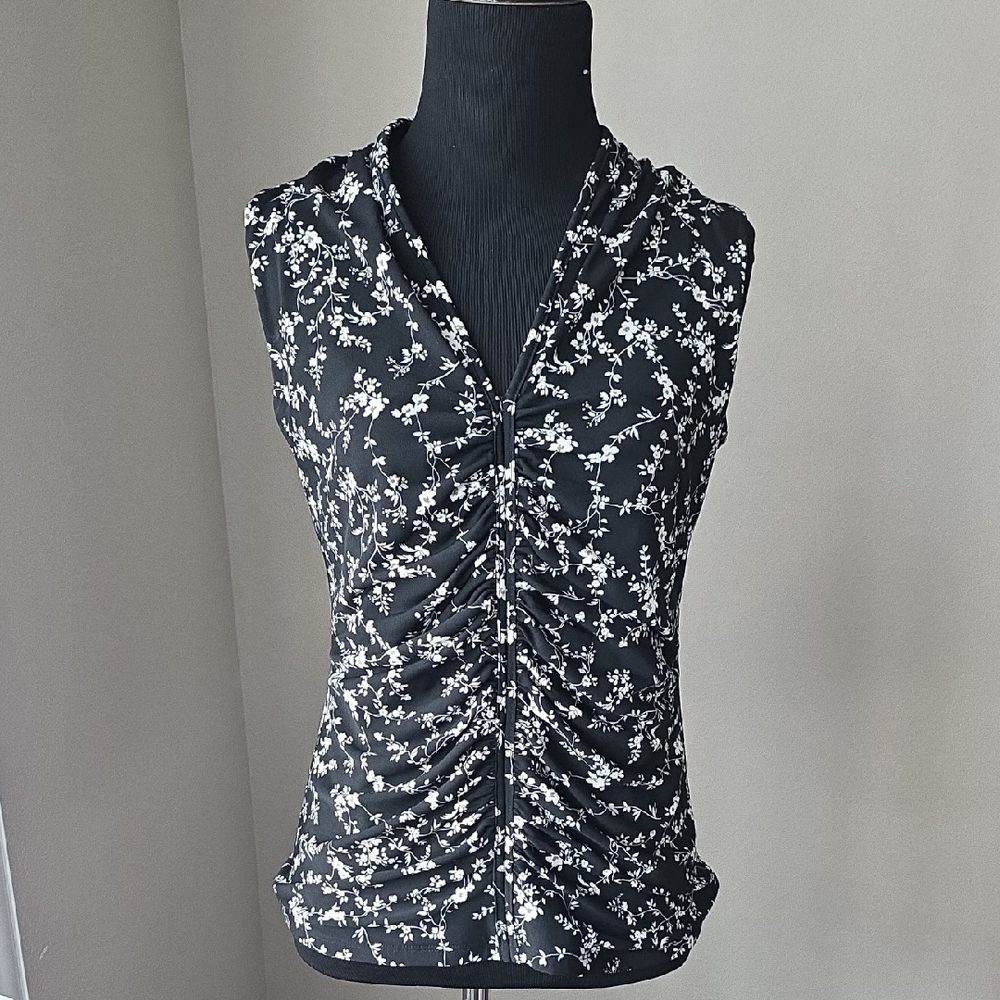 White House Black Market Black & White Floral Ruched Tank Top
